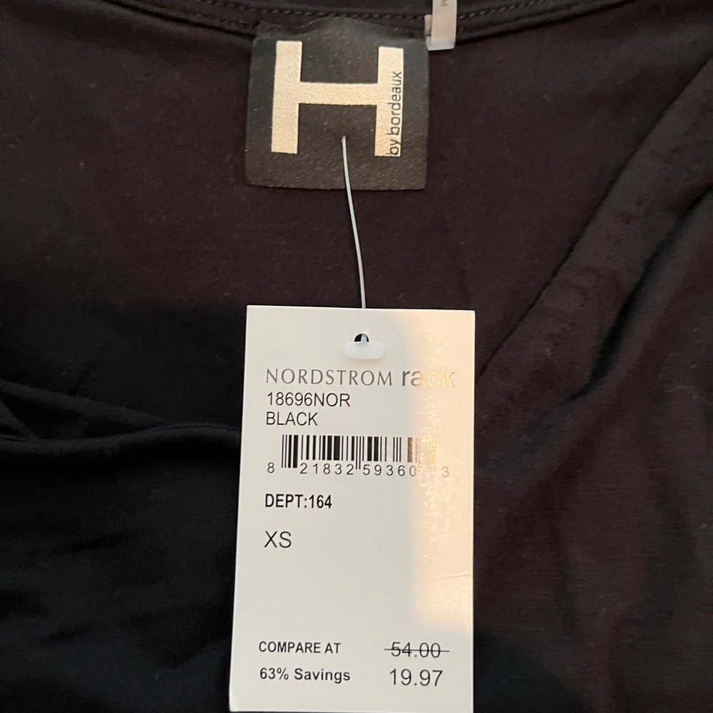 Bordeaux Black V-Neck Blouse - Picture 4 of 4